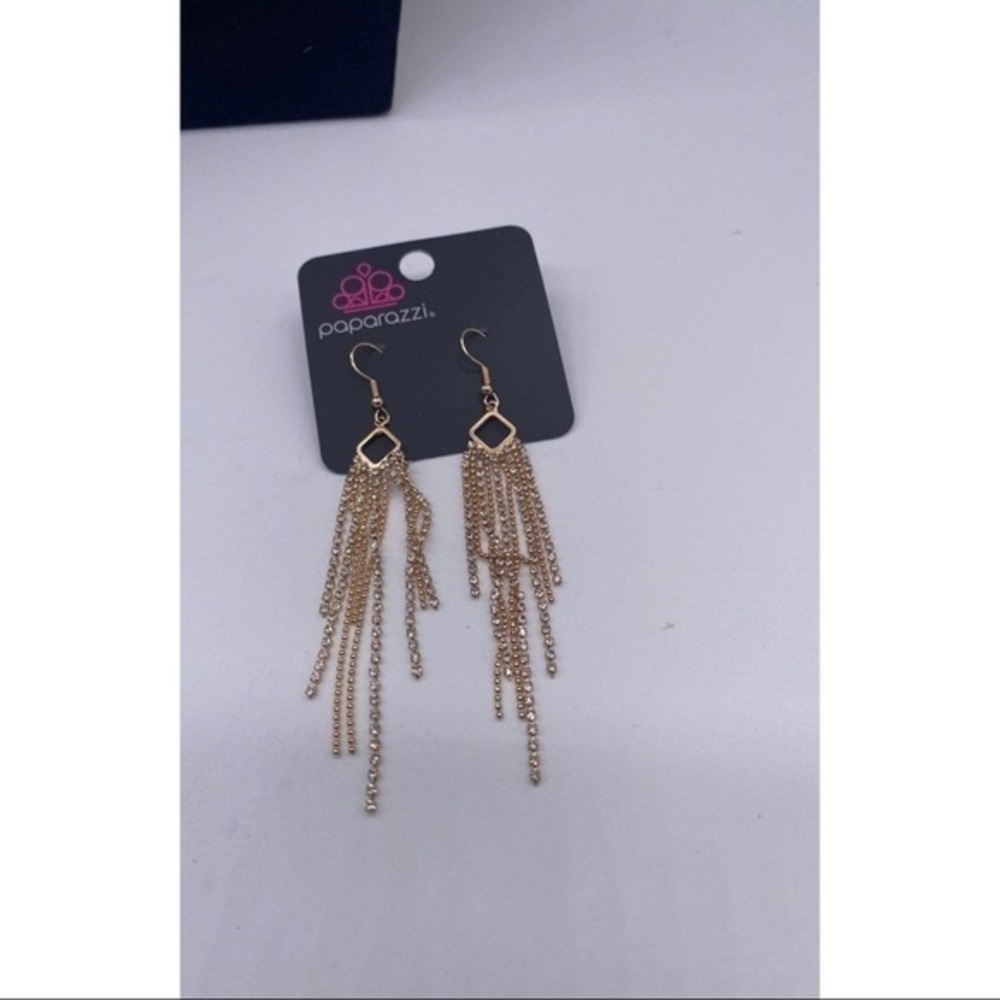Singing in The Reign-Gold Earrings - Item‎ 152